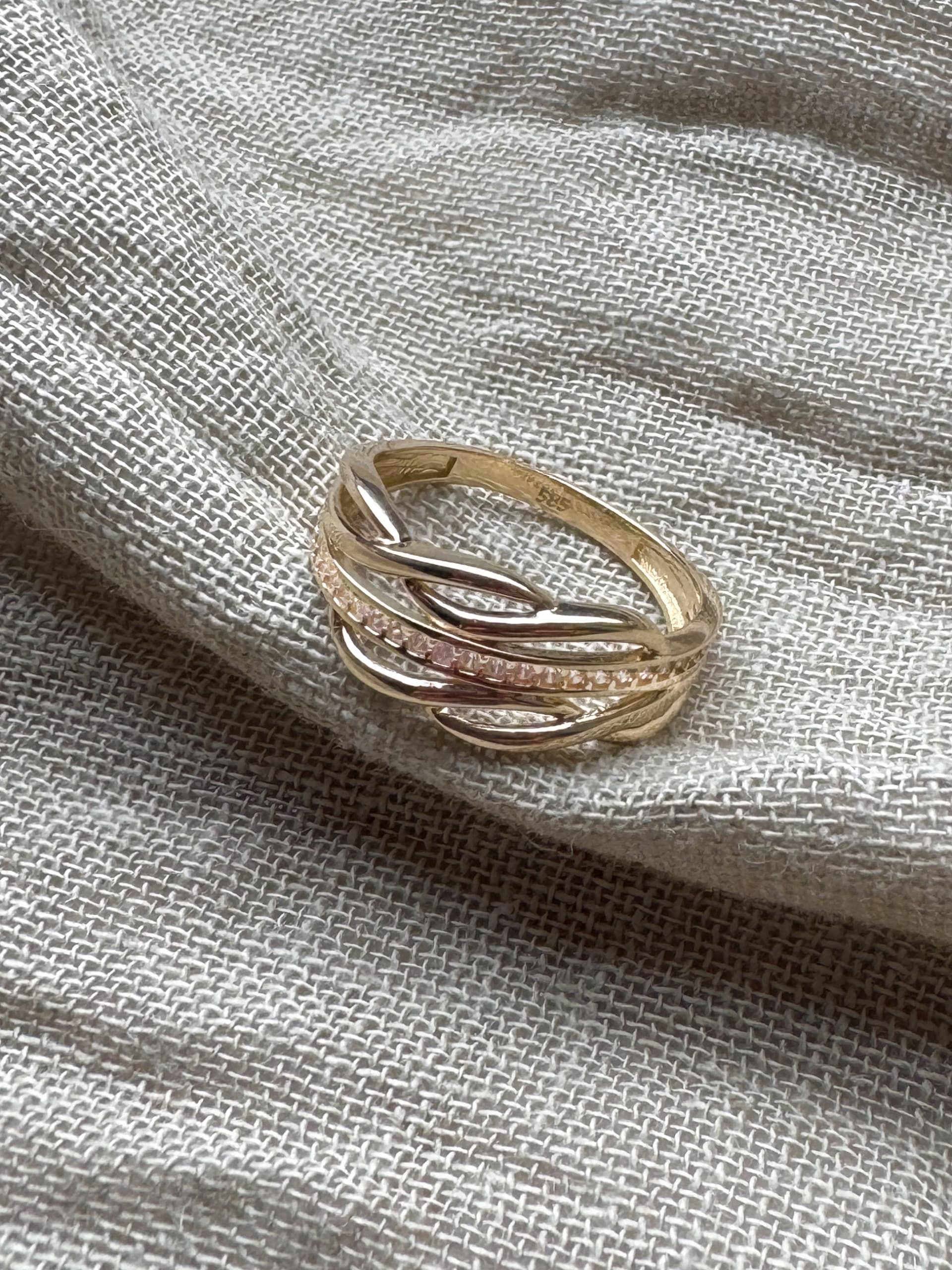 Złoty pierścionek 585 Z CYRKONIAMI