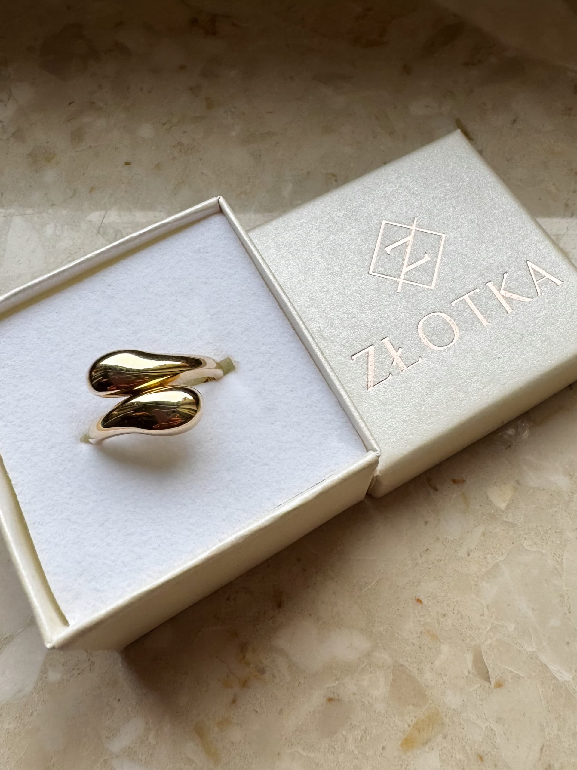 Złoty pierścionek 585 KROPLE