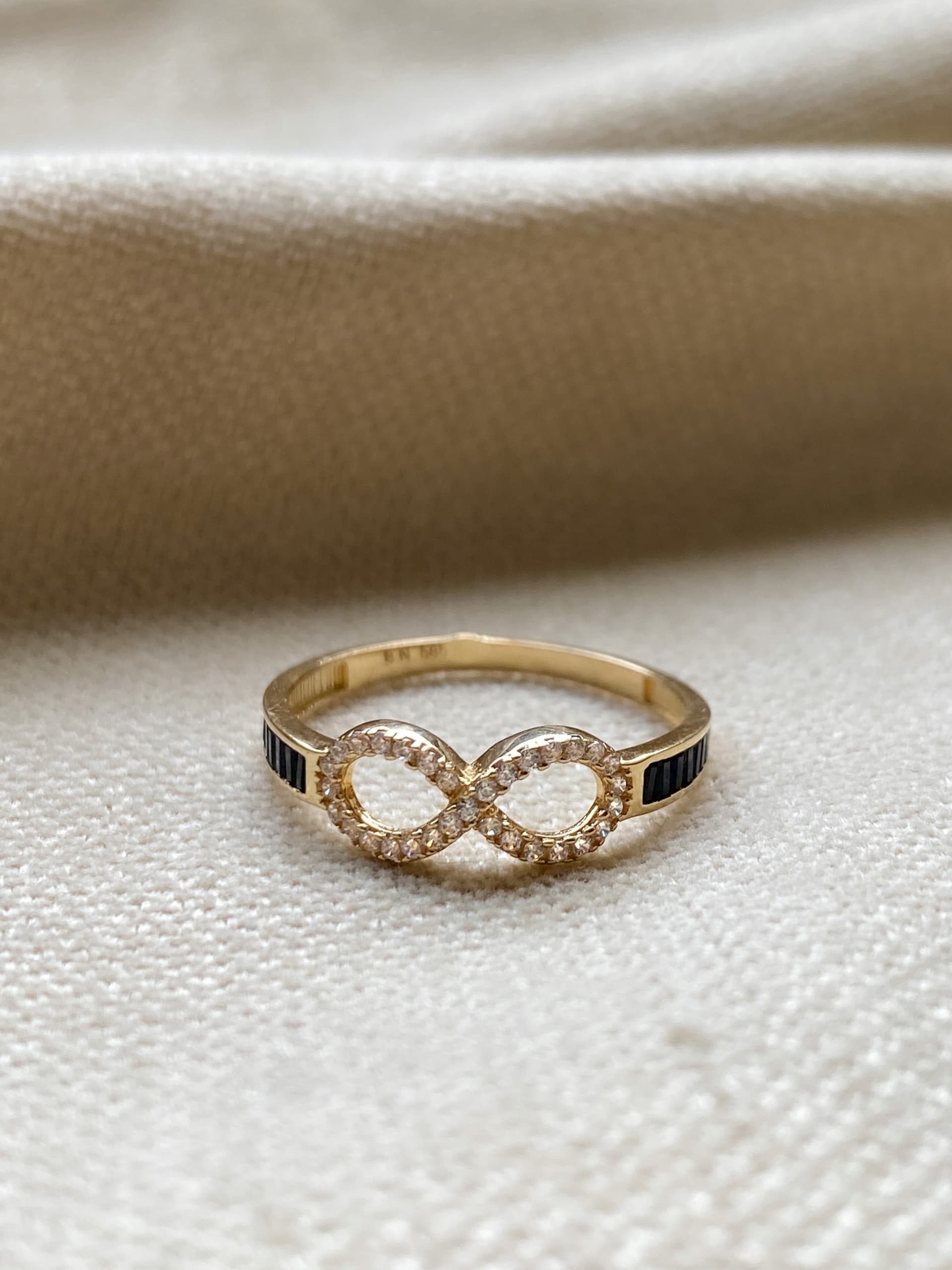 Złoty pierścionek 585 NIESKOŃCZONOŚĆ