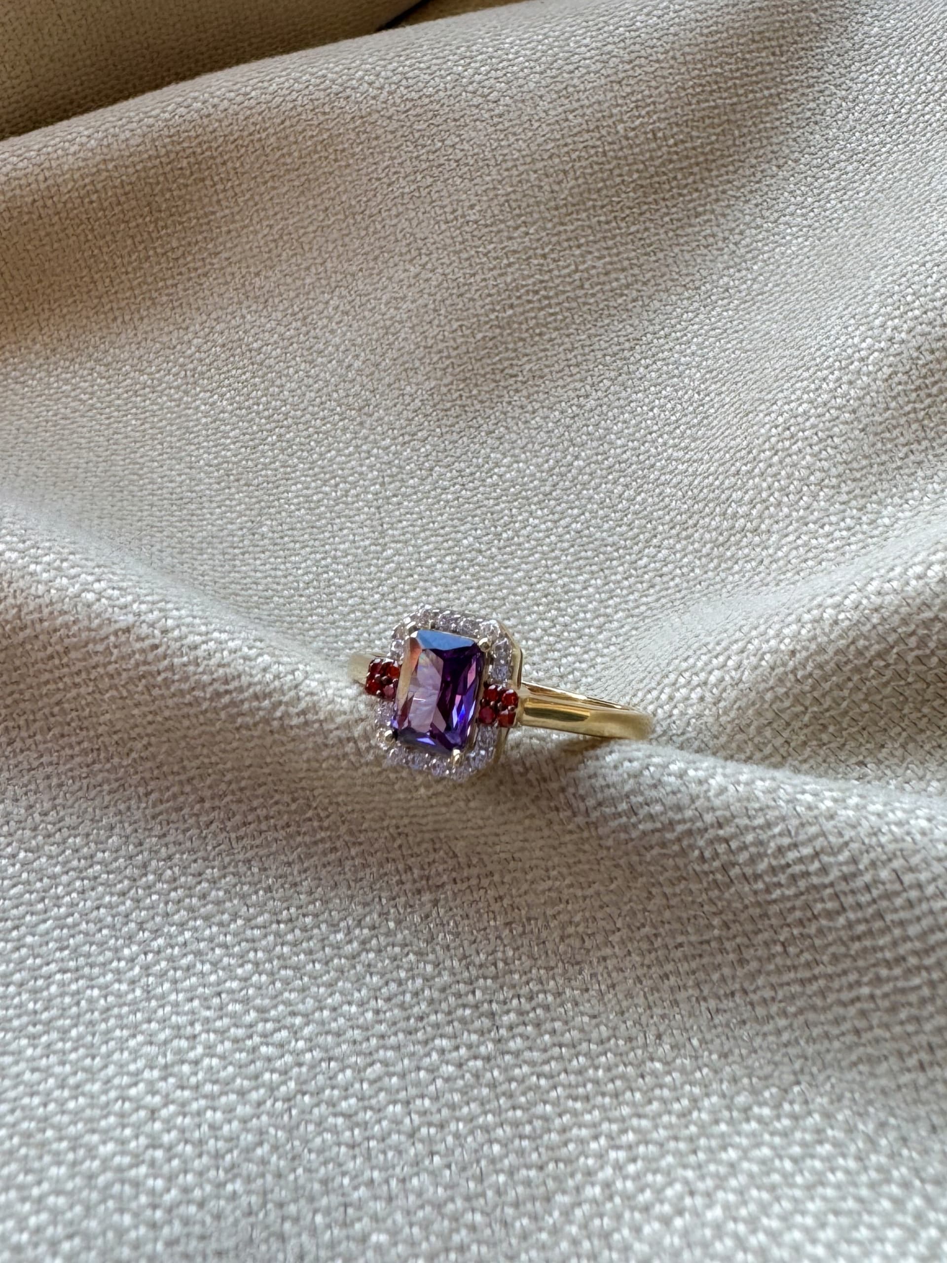 Złoty pierścionek 585 FIOLETOWY KAMIEŃ