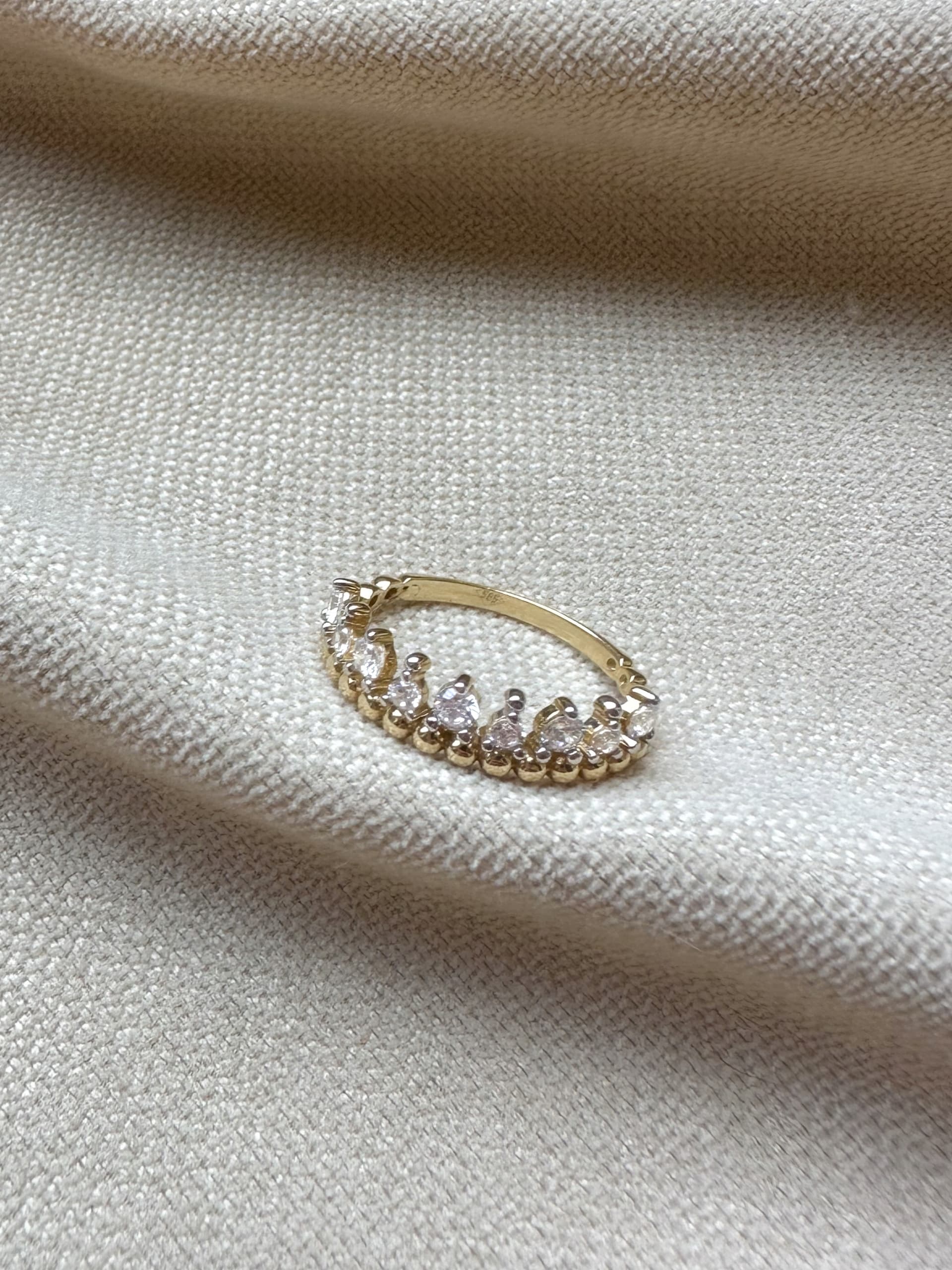 Złoty pierścionek 585 KORONA Z CYRKONIAMI