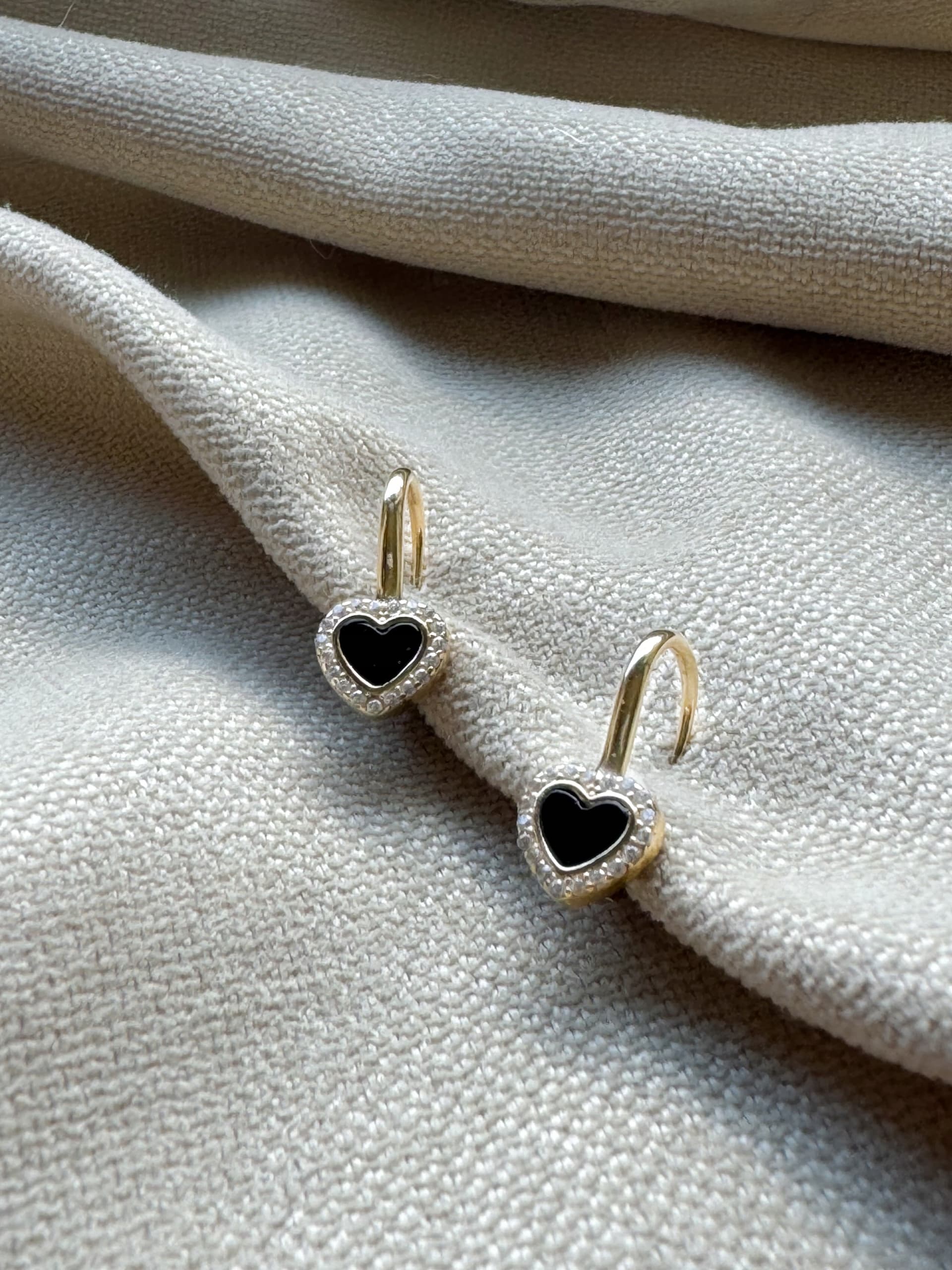 Złote kolczyki 585 SERDUSZKA Z CYRKONIAMI ZAPIĘCIE ANGIELSKIE