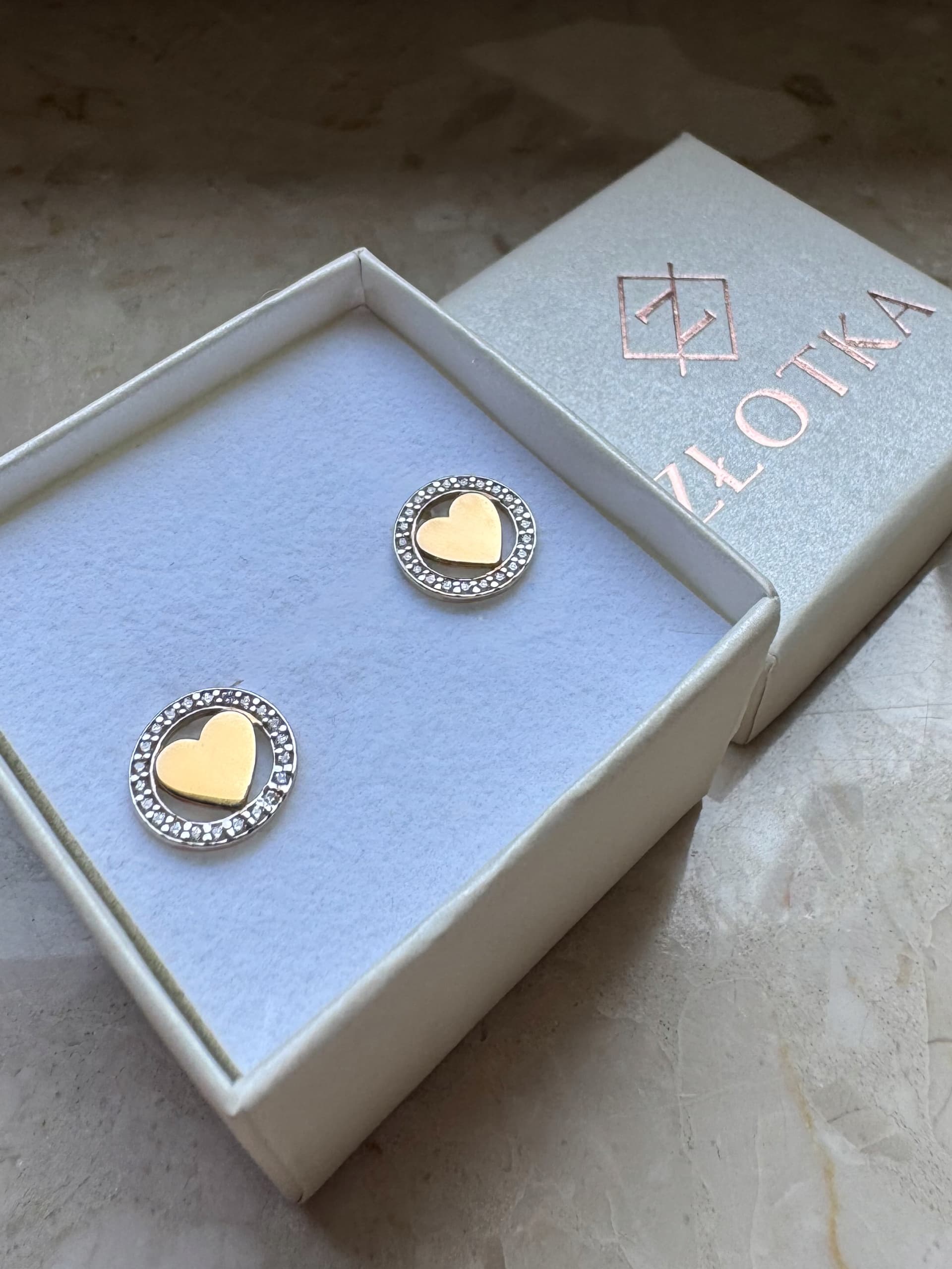 Złote kolczyki 585 SERCA Z CYRKONIAMI